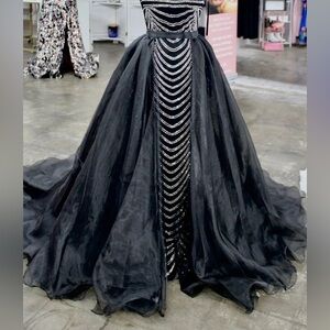 Johnathan Kayne Overskirt